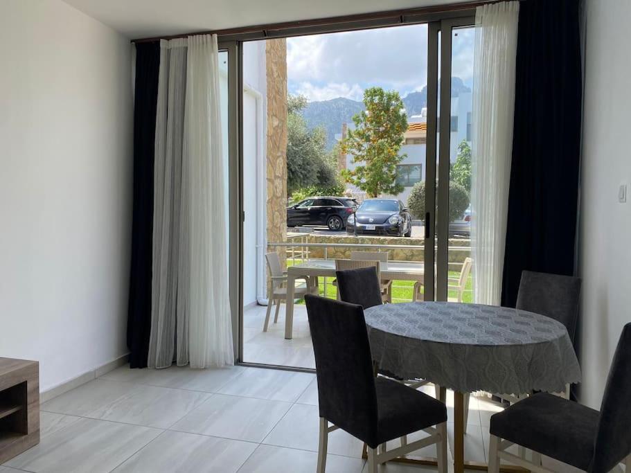 Girne/Zeytinlik 2+1 Muhtesem Terasli Daire Luaran gambar
